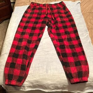 Muk Luks buffalo plaid size large jammie pants very warm and comfortable